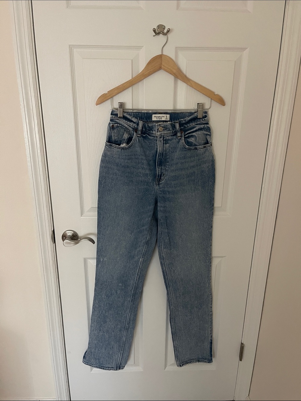 Abercrombie & Fitch * Curve Love* The 90’s Straight Ultra High Rise Jean